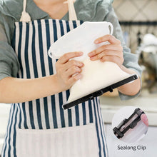 Reusable Silicone Food Bag – Leakproof, Flat Bottom, BPA-Free, Microwave & Dishwasher Safe